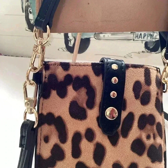 INC Ashlii  Crossbody animal print Leopard print  crossbody bag Cellphone bag - Picture 9 of 10